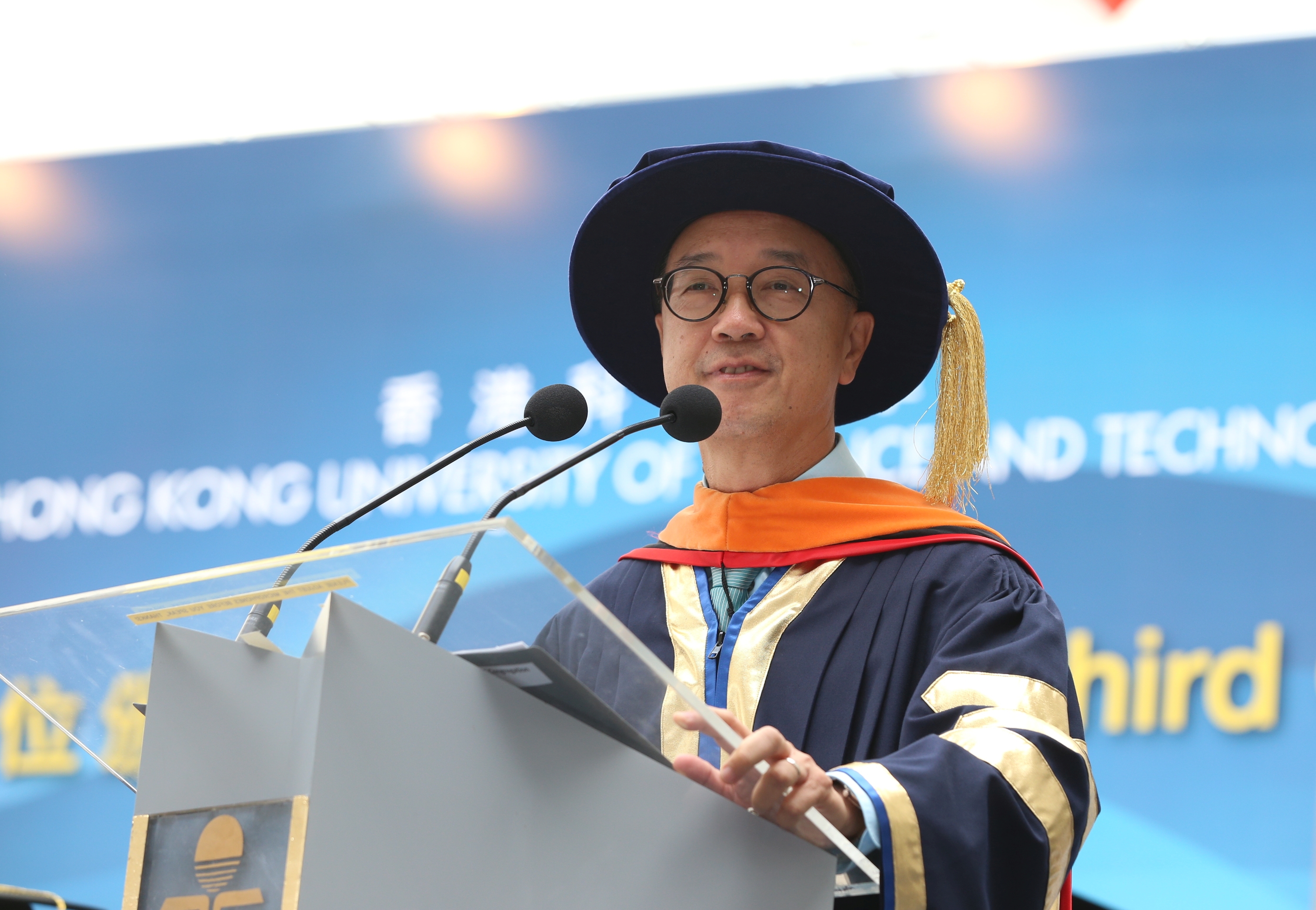  校长陈繁昌教授致辞勉励毕业生。