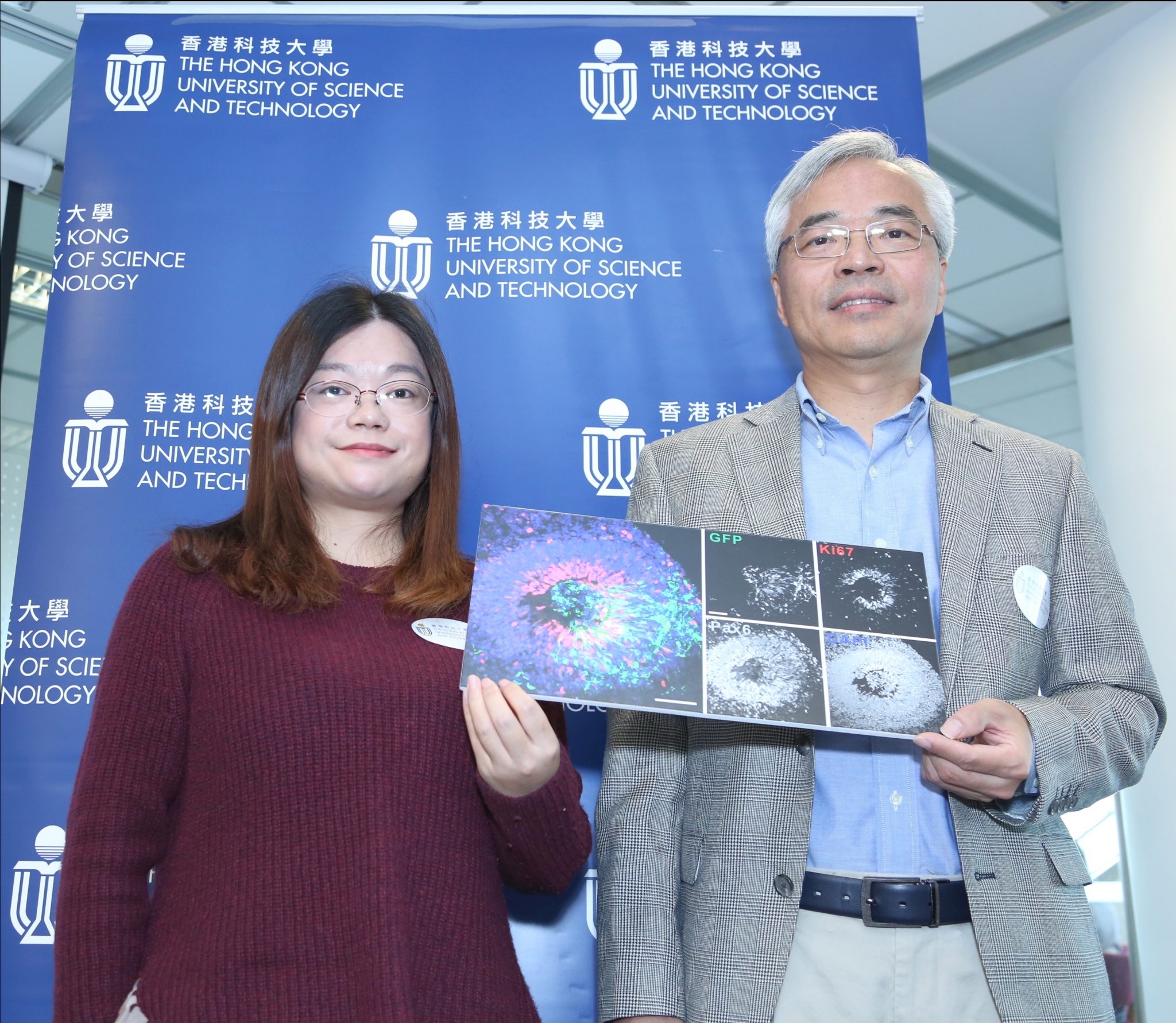  張明傑教授 (右) 與葉菲教授利用由精神分裂症患者細胞構建出來的模擬人腦進行實驗