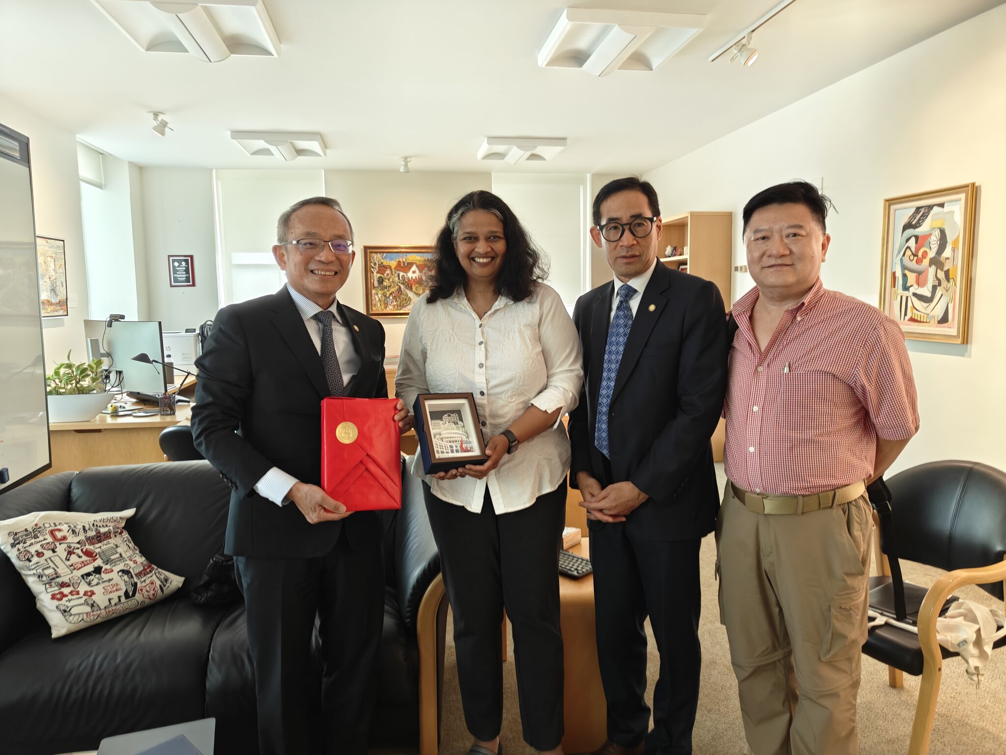 Vice-President for Research and Development Prof. Tim CHENG (first left) and Special Advisor to the Vice-President for Research and Development and Director of Center for Aging Science Prof. Bert SHI (second right), meet with Cornell University Provost Kavita BALA (second left) and Prof. Dan LUO (first right) from Department of Biological and Environmental Engineering to explore collaboration opportunities.