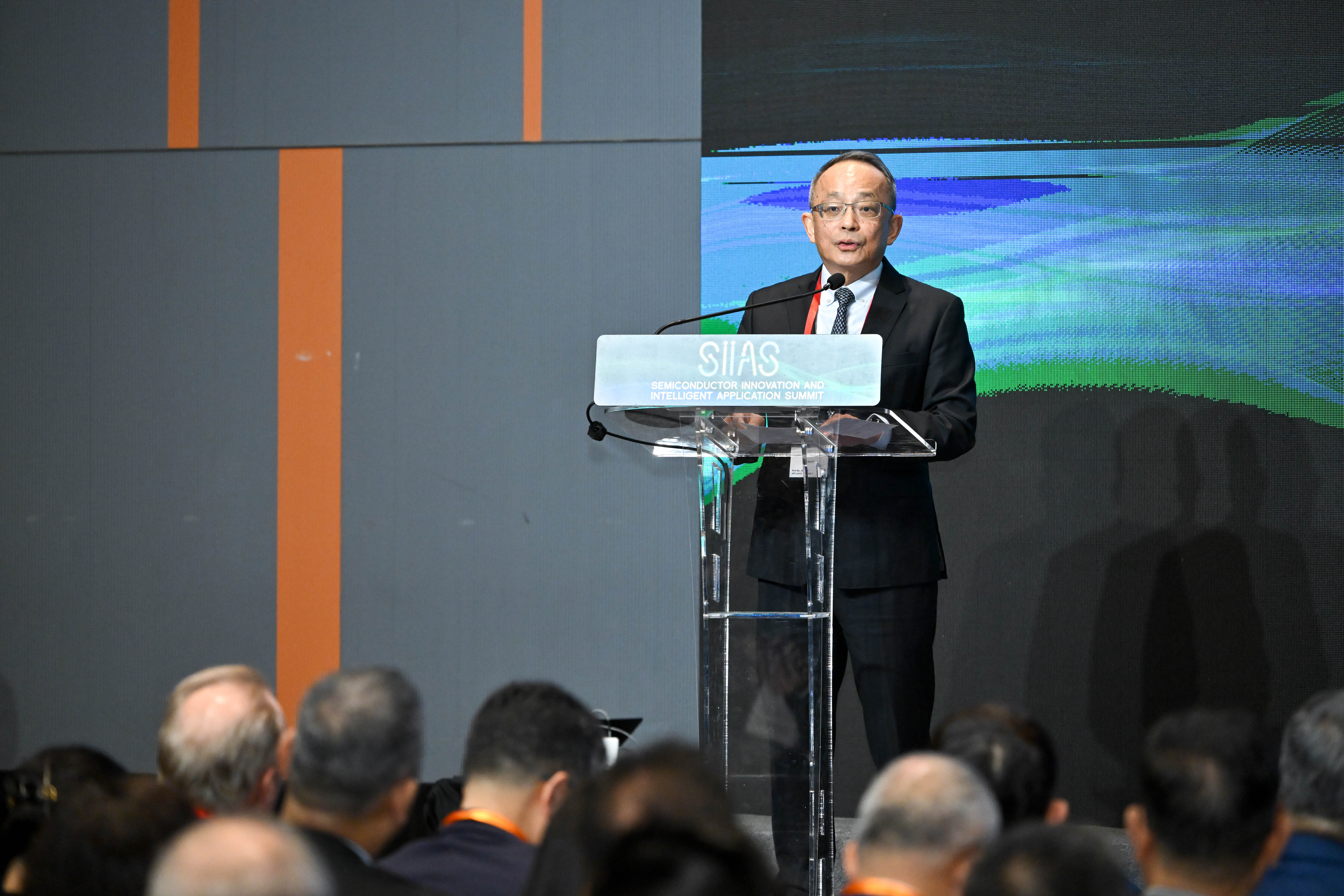 郑光廷教授对能主办此活动感欣喜并乐见成功汇聚全球半导体产业的重要伙伴共聚香江。