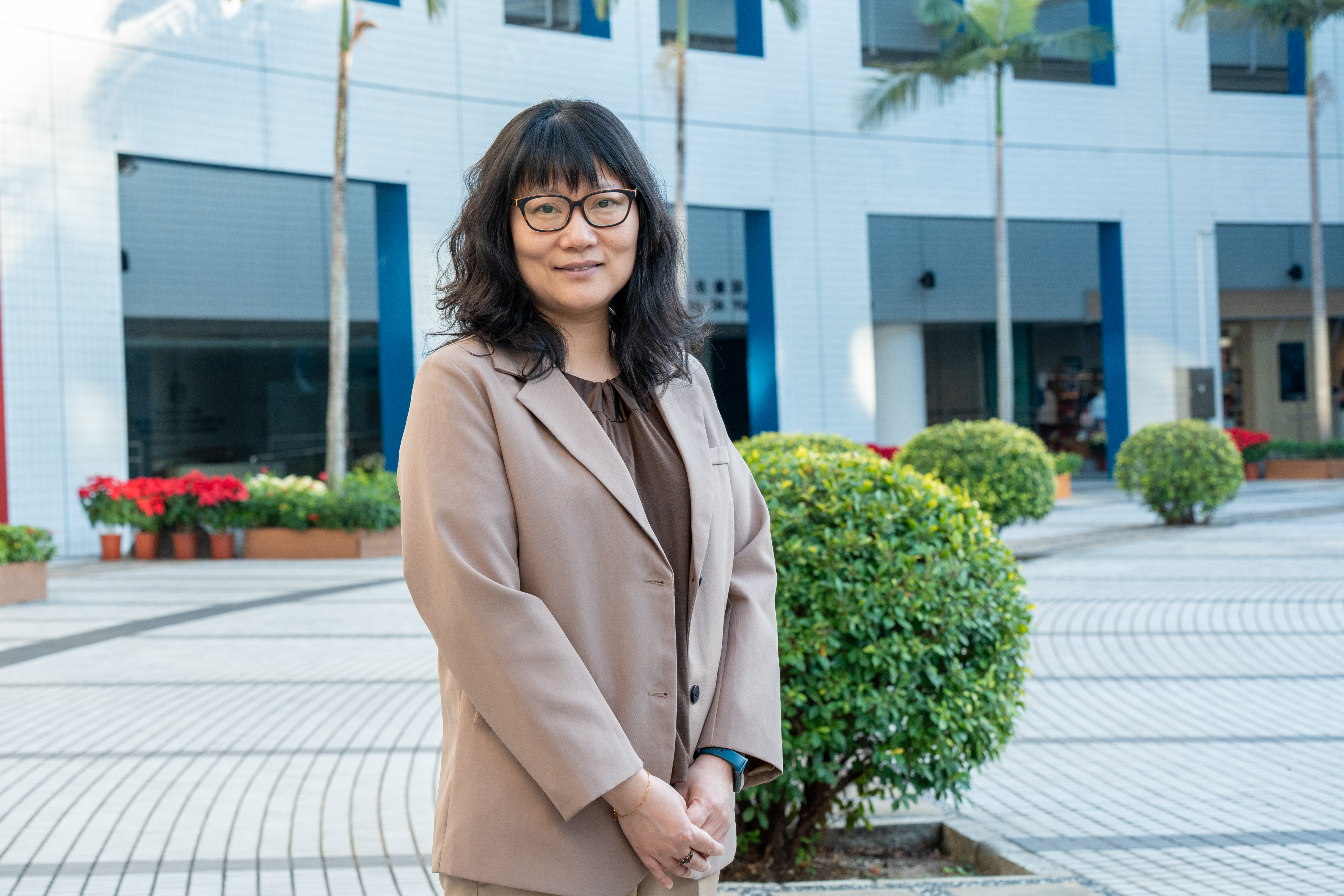 负责领导香港操作机械人项目的高扬教授，正在为有关机械人设计核心「操作大脑」。