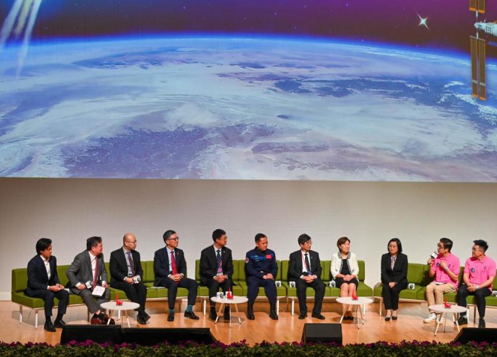China Manned Space Delegation Visits HKUST