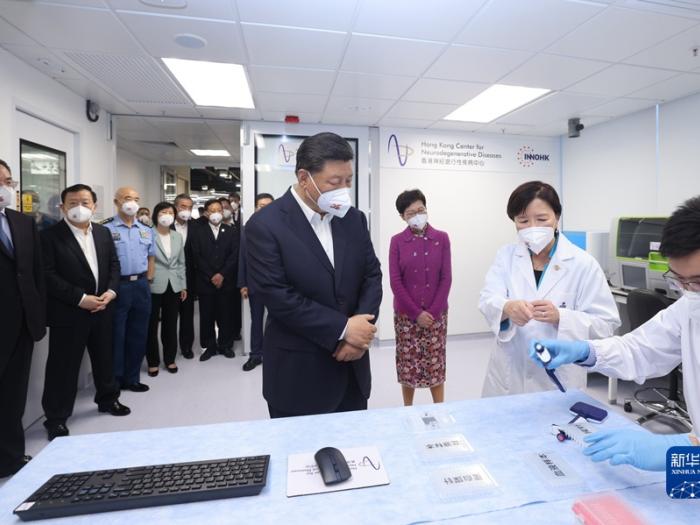 President Xi Visits HKUST’s Hong Kong Center for Neurodegenerative Diseases